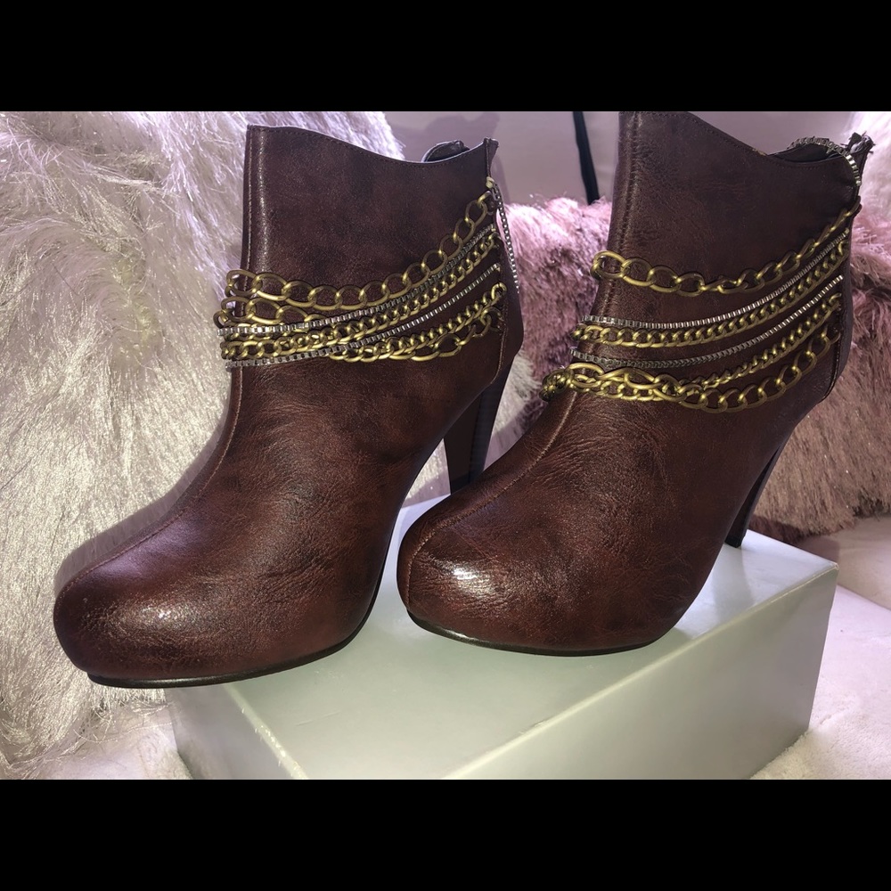New never worn heels - Picture 2 of 3